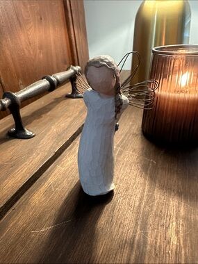 Willow Tree White Angel with Wire Wings